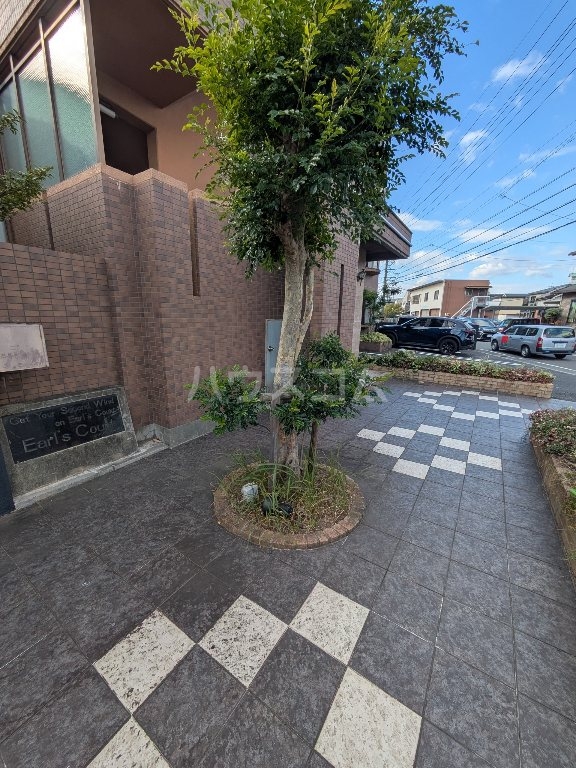 28/30 エントランス