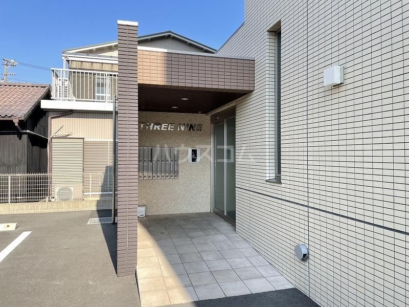 2/5 エントランス