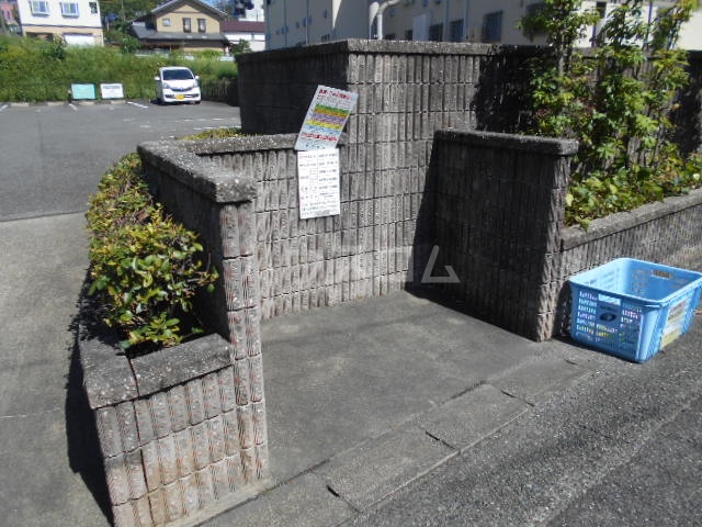 25/30 エントランス