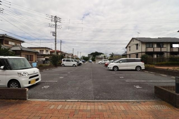 27/30 駐車場