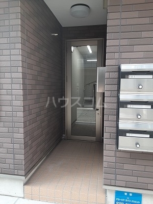 25/30 エントランス
