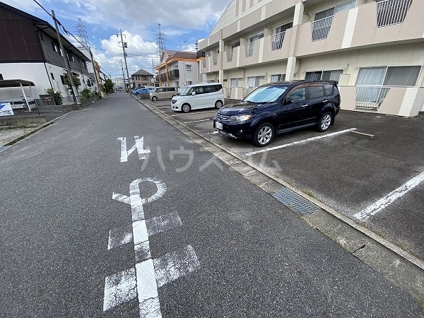 2/7 駐車場