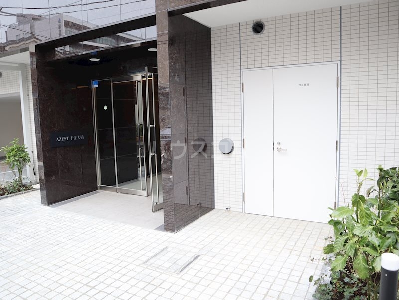 13/16 エントランス