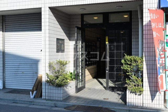 2/2 エントランス