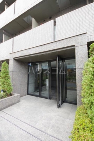 13/17 エントランス