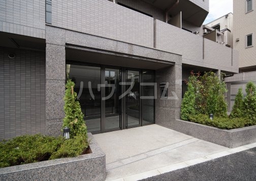 13/17 エントランス