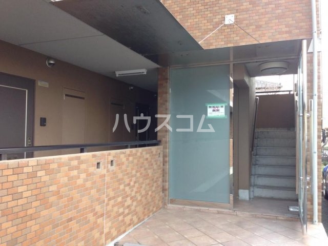 15/18 エントランス