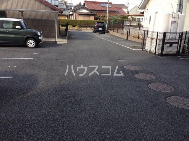 16/18 駐車場