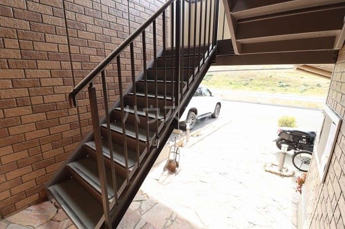 19/30 エントランス