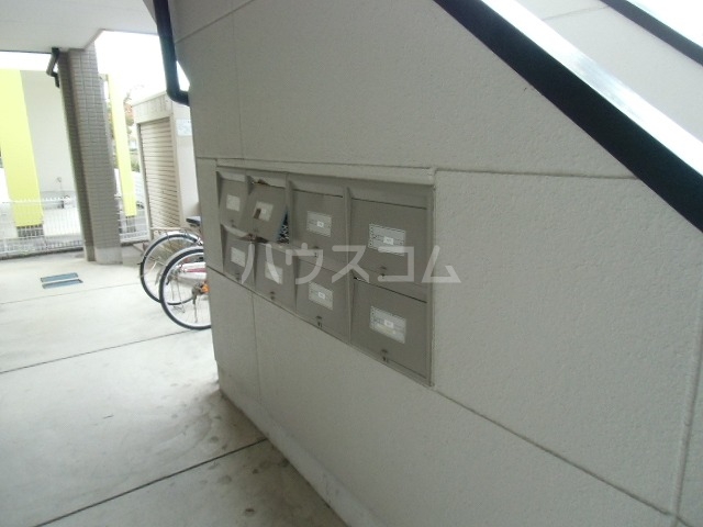 18/28 エントランス