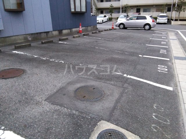 22/30 駐車場