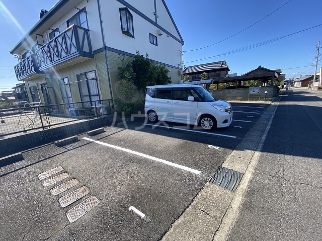 22/30 駐車場