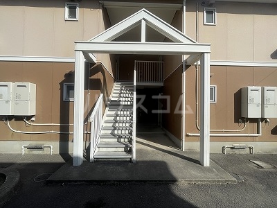 26/30 エントランス