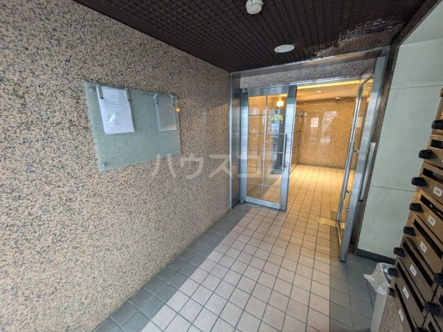 24/30 エントランス
