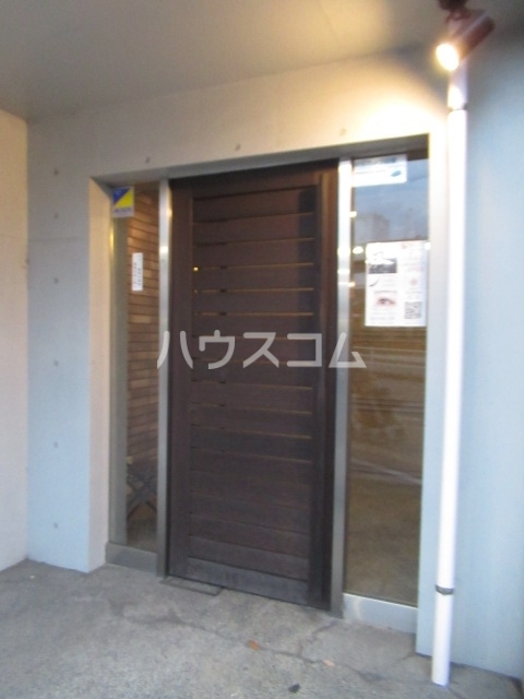 28/30 エントランス