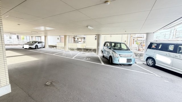 23/24 駐車場