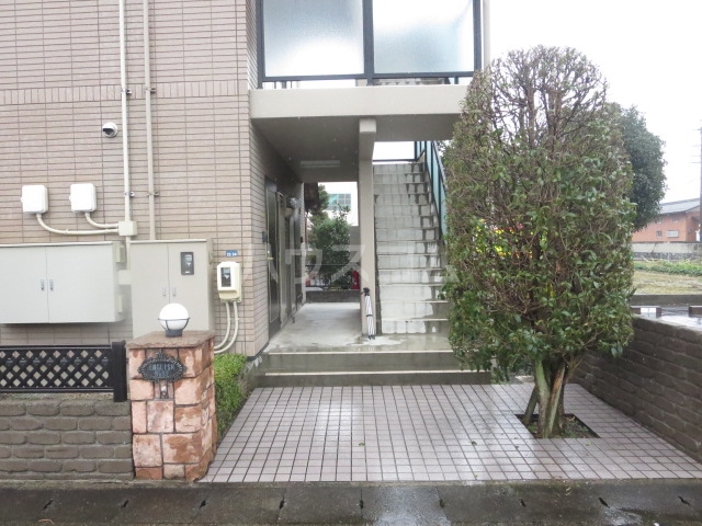 25/29 エントランス