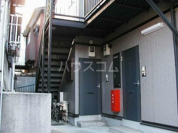 16/20 エントランス