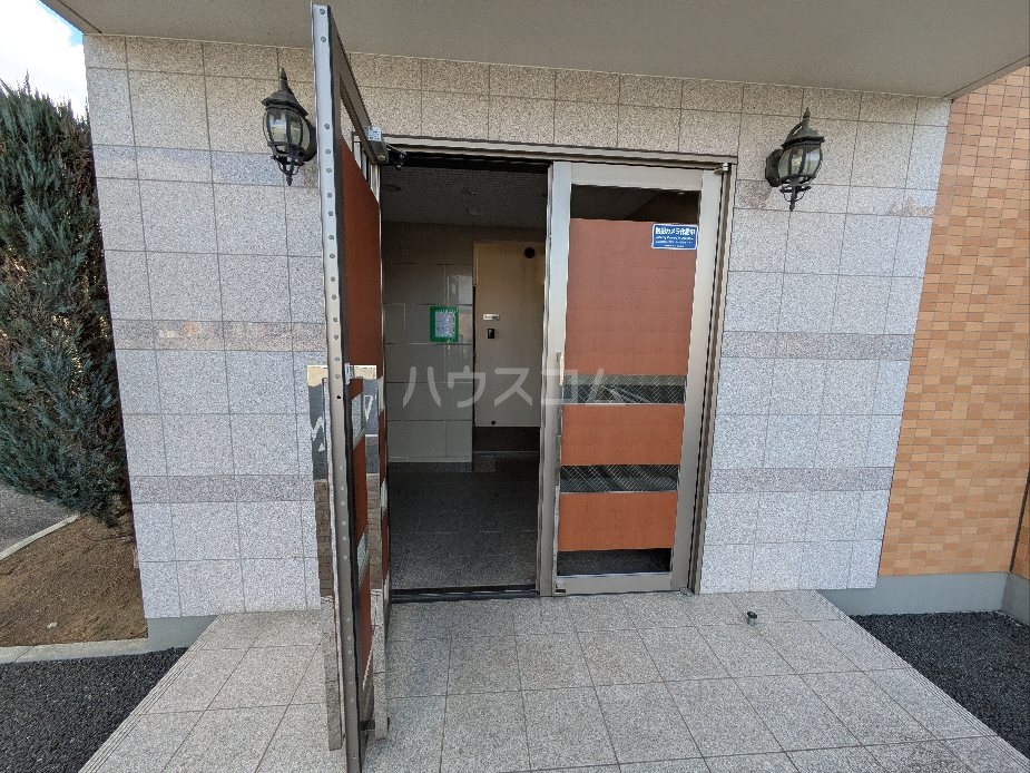 22/30 エントランス