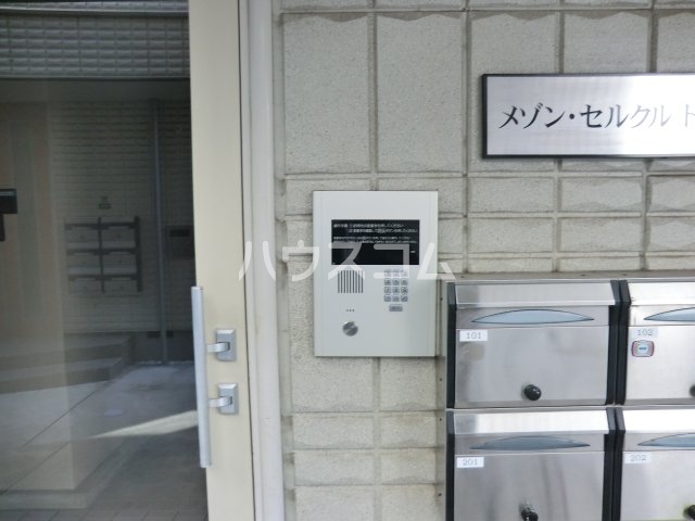 13/19 エントランス