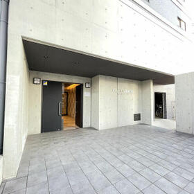 16/20 エントランス