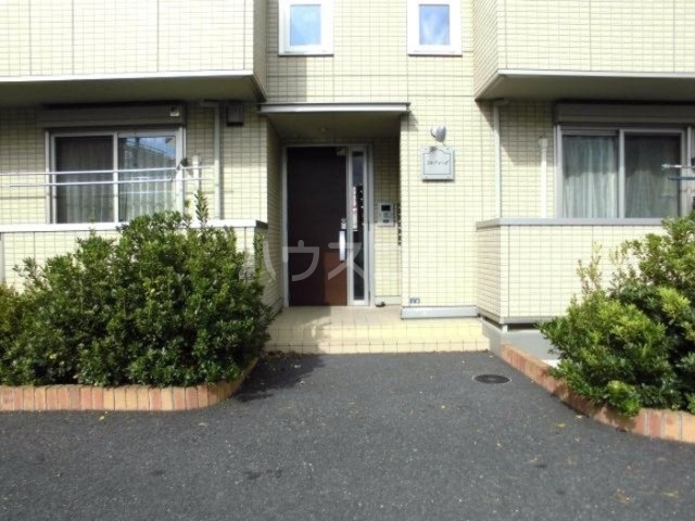 19/30 エントランス