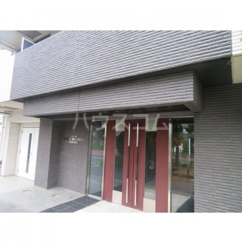 18/22 エントランス