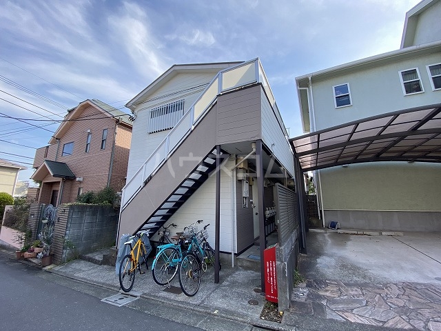 18/23 エントランス