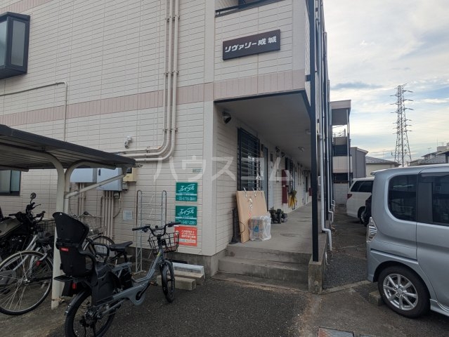 25/30 エントランス