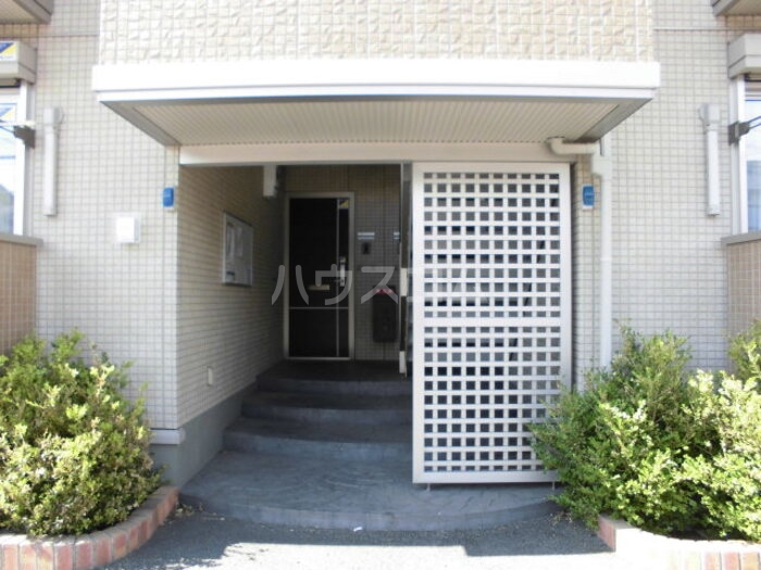 20/30 エントランス