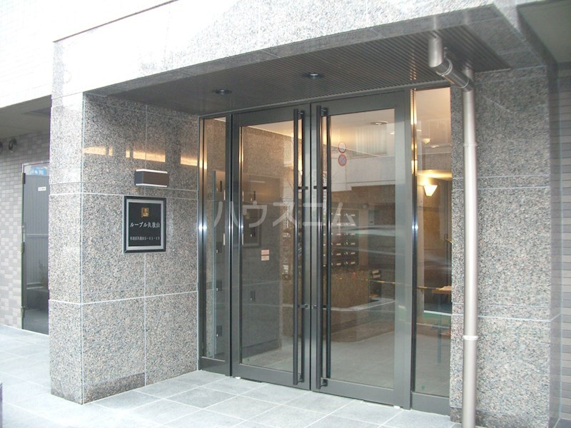 16/23 エントランス