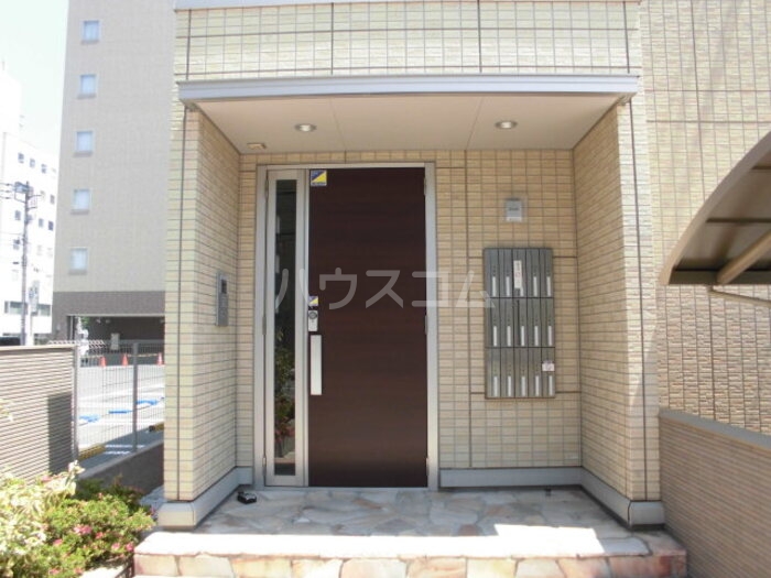 18/28 エントランス