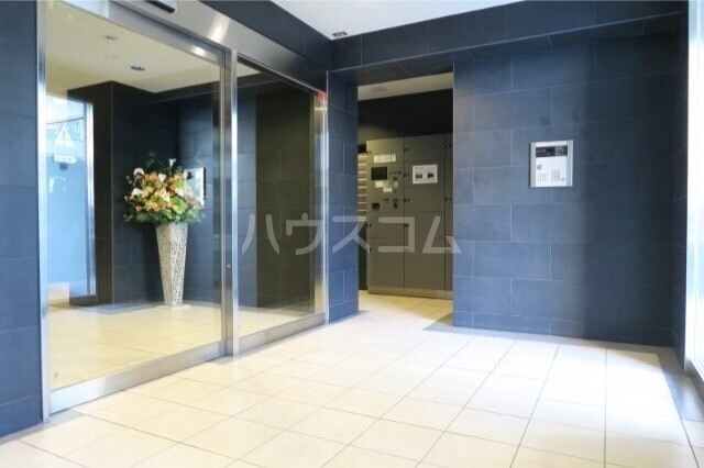 15/23 エントランス