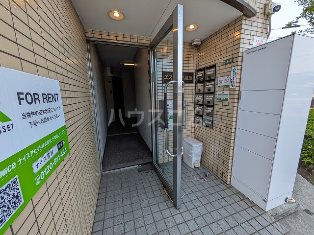 28/30 エントランス