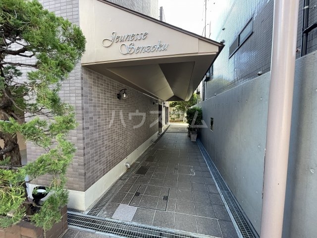 19/24 エントランス