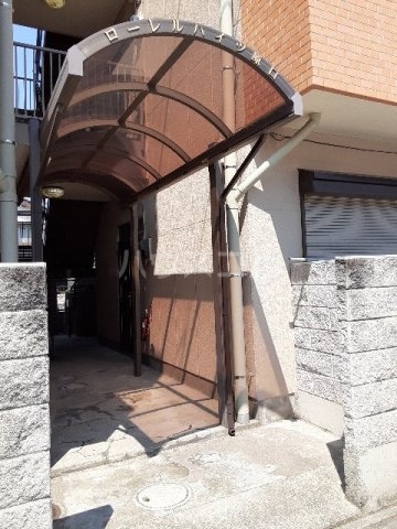 21/30 エントランス