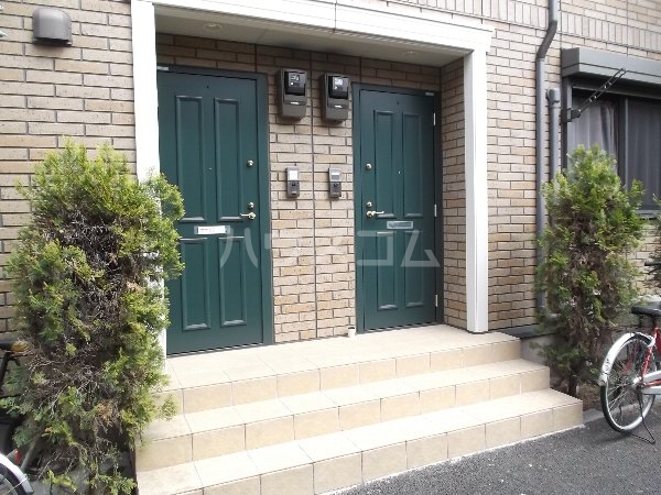 21/27 エントランス