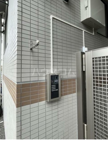 18/22 エントランス