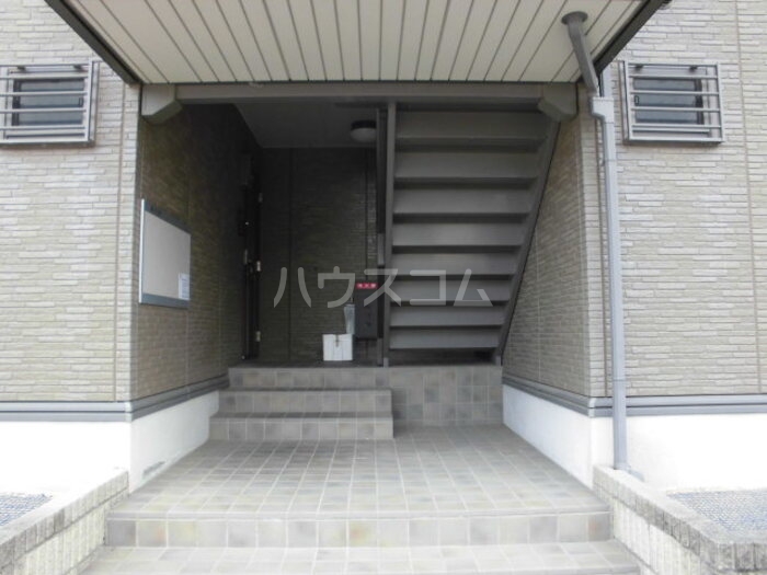 16/18 エントランス