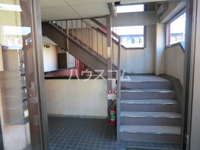 21/29 エントランス