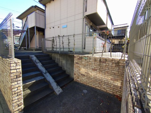 21/26 エントランス