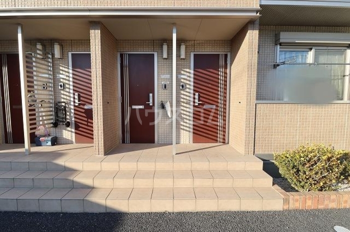 15/26 エントランス