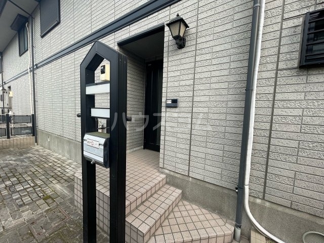 24/30 エントランス