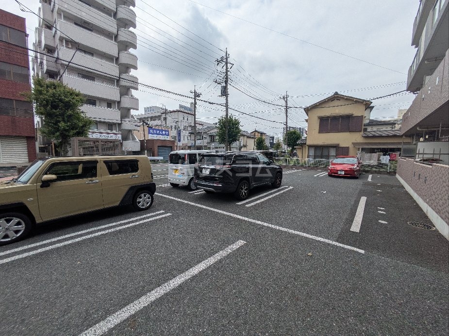 26/30 駐車場