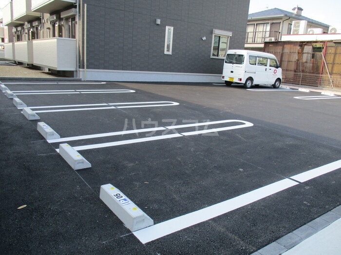 2/7 駐車場