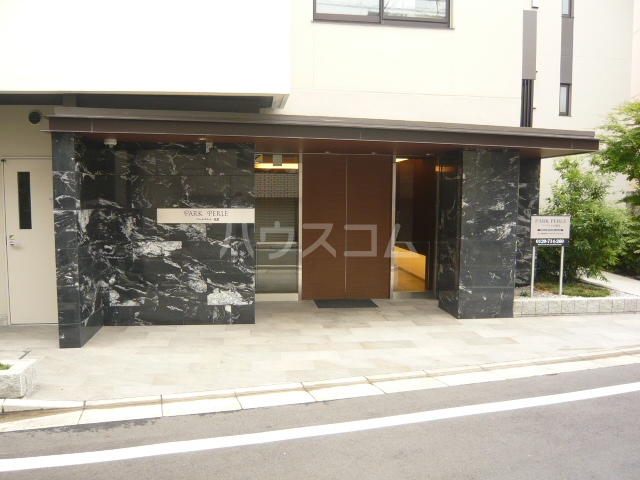 25/30 エントランス