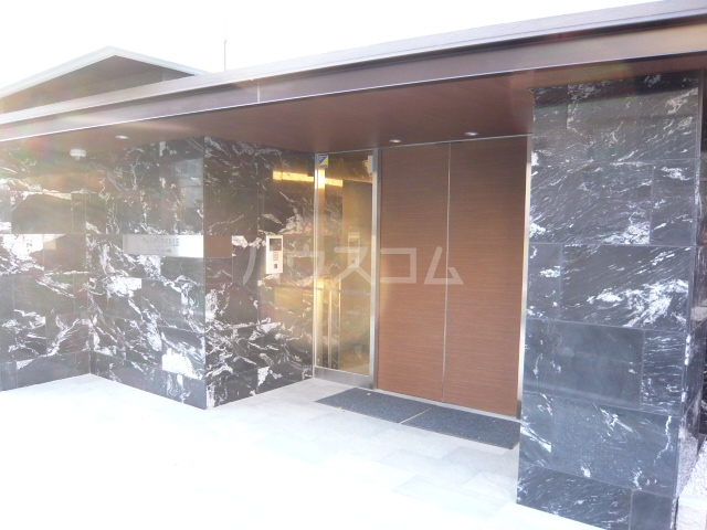 22/30 エントランス