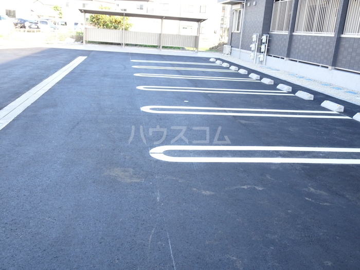 20/28 駐車場