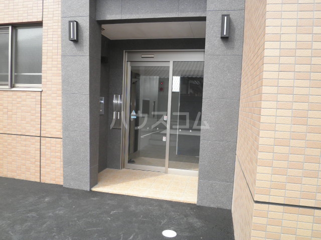 22/30 エントランス