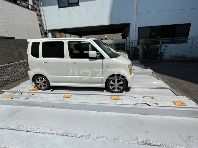 2/7 駐車場